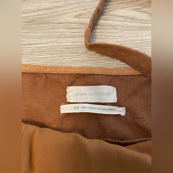 Urban Outfitters brown linen dress - Picture 2 of 4
